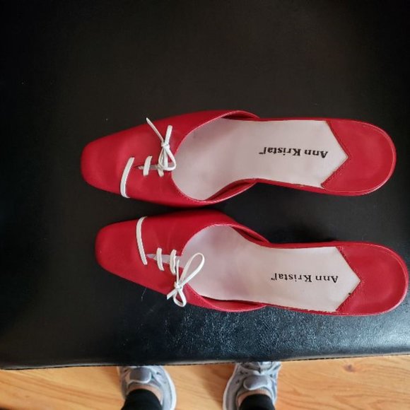 Ann Kristal slip on - Picture 3 of 4